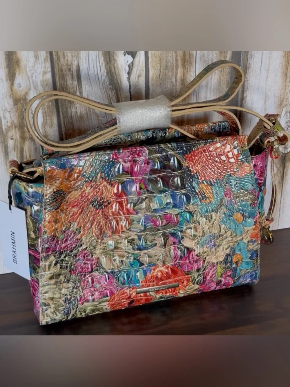 HARD TO FIND !!!! BRAHMIN HILLARY LASSO FLORAL PRINT LEATHER CROSSBODY NWT